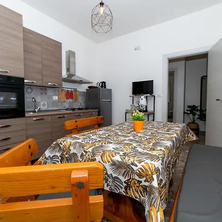 Apartament Robertone *